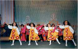 Гала-концерт. Танцуют воспитанники детского сада  №46