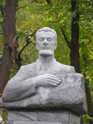 Памятник Юрию Заднепровскому